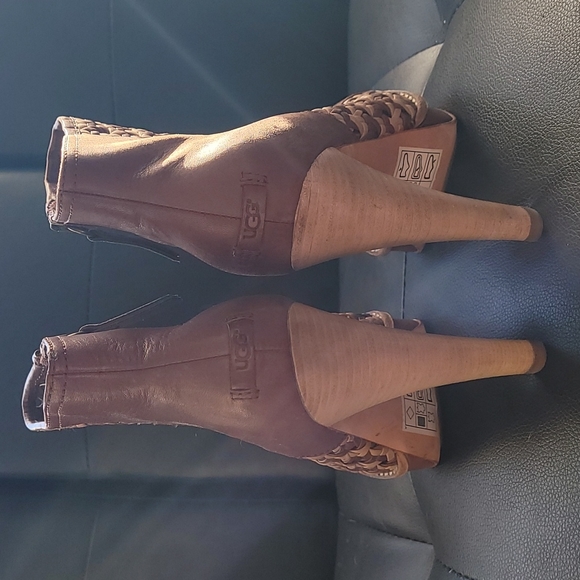 Ugg Maliha Woven Booties - Picture 4 of 6